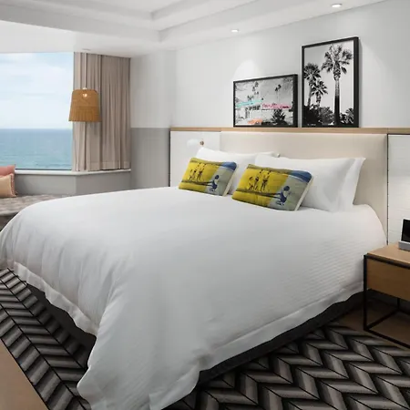 Qt Gold Coast Hotel Exterior photo A bedroom at the hotel